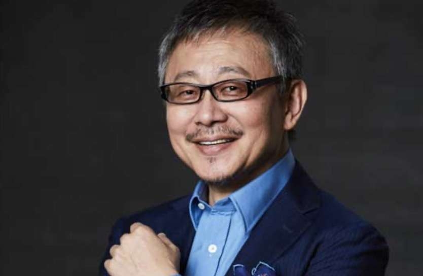 松尾貴史さん「緊急事態条項を付け加えるだけという詐術に騙されてはいけません。総理大臣が『緊急事態だ』と宣言したら好き勝手が許されてしまう魔法の杖です。今の自民党に憲法改正を許してはなりません。力を失いつつあるので焦って改憲を急いでいるのです」 - NewsSharing