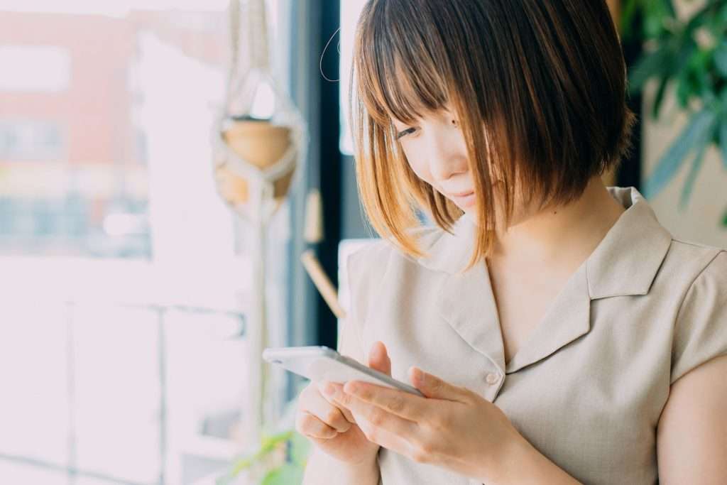 顔が前に出てるのは要注意！原因や正しい位置に戻す方法をご紹介！ | NAORU(ナオル)整体院
