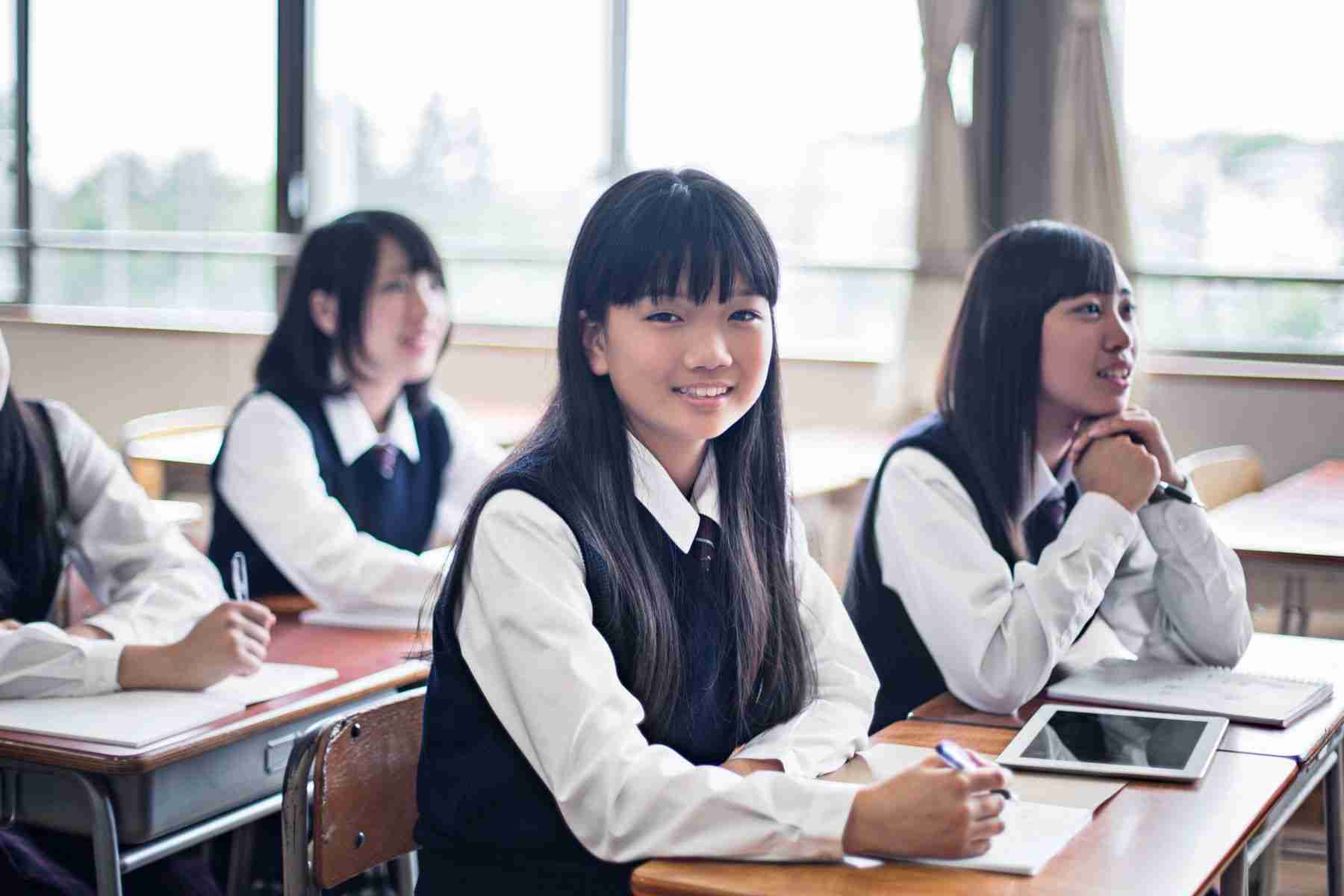 【後編はこちら】「うちの地域も制服代を無償にしてよ...」ローンで購入した娘の制服は、日本ではもう不要でしょ | FORZA STYLE｜ファッション＆ライフスタイル[フォルツァスタイル]