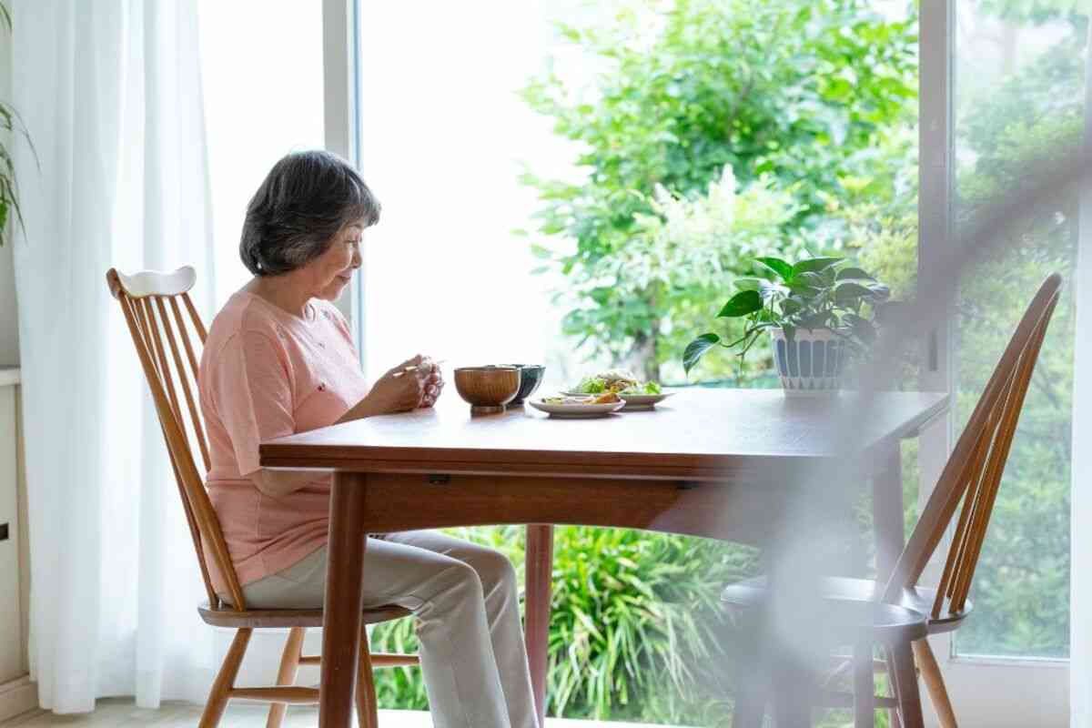 家族と住んでいるほうが孤独？いい加減「独り暮らし高齢者はかわいそう」というイメージを払拭すべき理由【精神科医の助言】 | THE GOLD 60