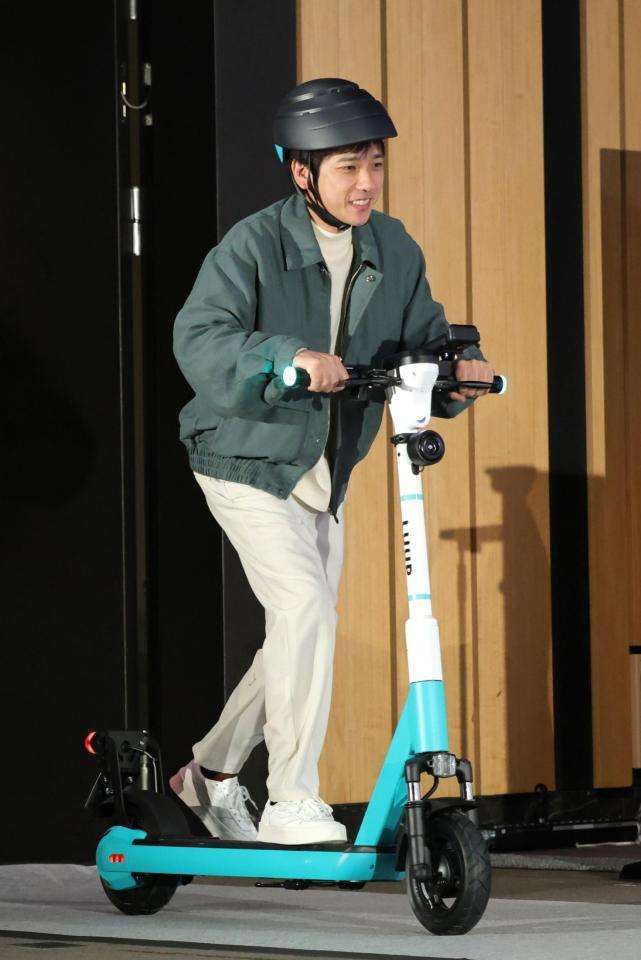 二宮和也「LUUP」乗りこなし注目浴びる「二宮丸出しだから」危険走行に苦言「悔しいです」