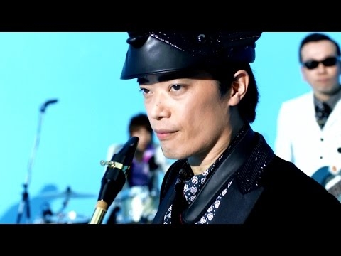 さかなクン、黒いスーツでスカパラに加入　『キリン氷結』 新CM