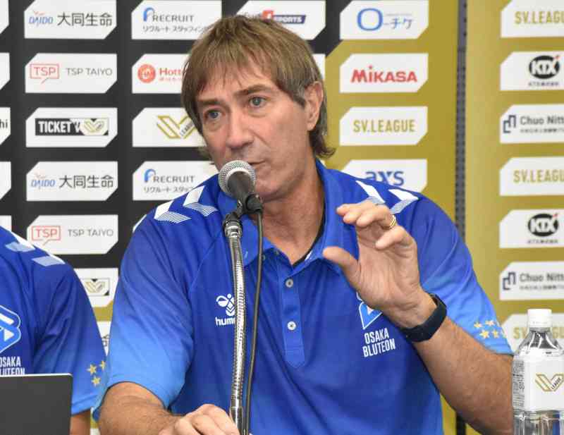 バレー男子　日本代表監督にティリ氏就任へ　東京五輪で金メダル（毎日新聞） - Yahoo!ニュース