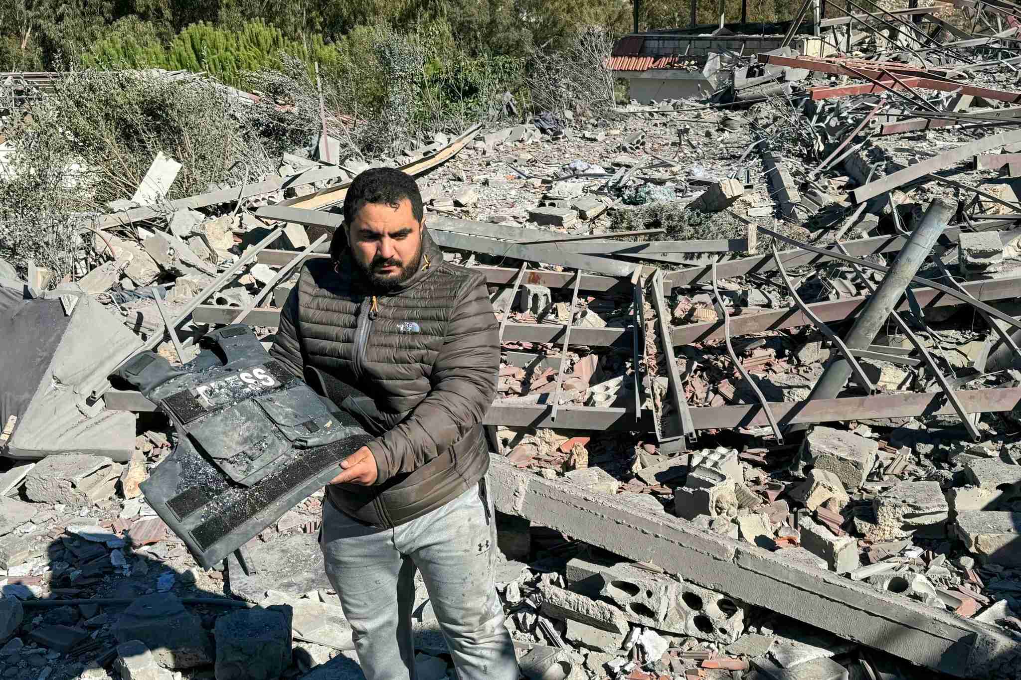 イスラエル軍、報道関係者狙い空爆か レバノン情報相「戦争犯罪」（ＡＦＰ＝時事） - Yahoo!ニュース