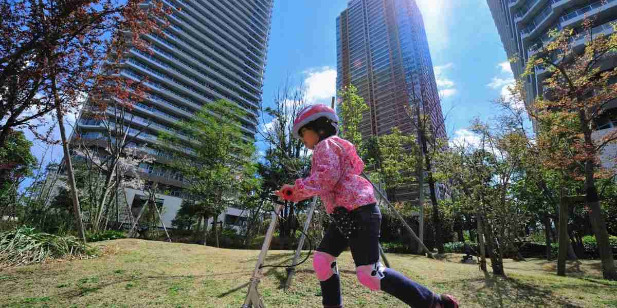 子ども用「キックボード」歩道を走ってもいい？　道交法を元警察官ライターが解説 - 弁護士ドットコム