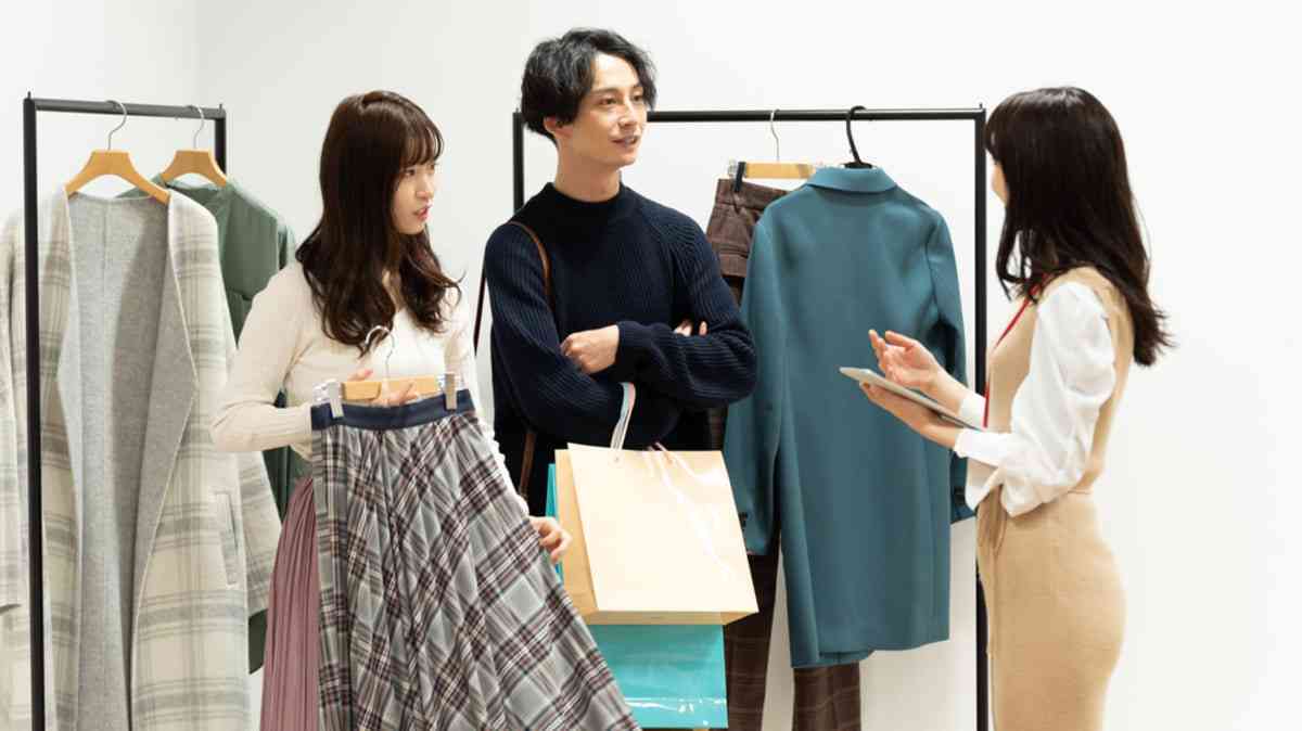 子どもへの投資は惜しみませんが、自分の「お洒落」にも気を使いたいです…。世の中のパパとママは「私服」にどれだけのお金を使っているのでしょうか？ | その他家計 | ファイナンシャルフィールド