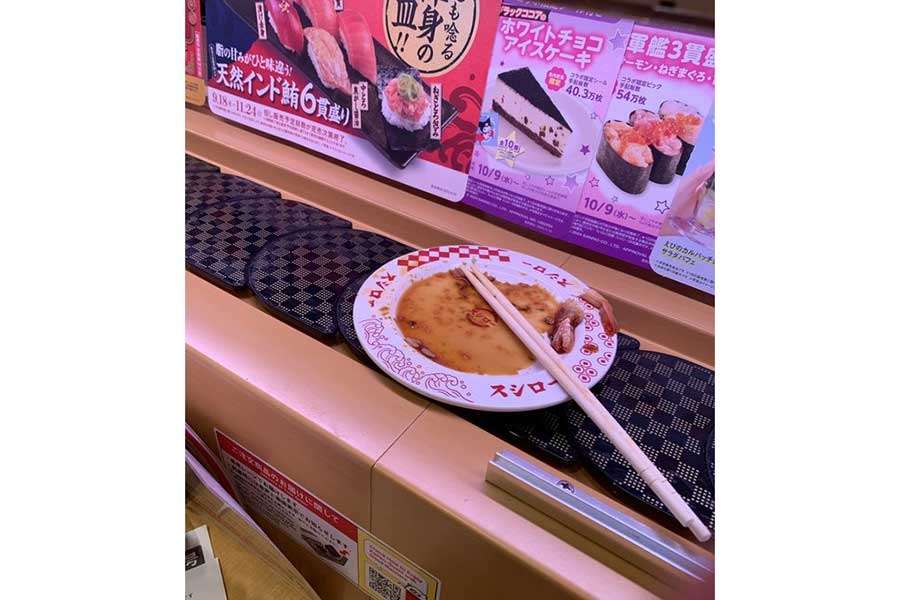「きったね！」回転寿司で外国人がマナー違反？　衝撃の光景に絶句…「ルール知らないだけ」の声も | ENCOUNT
