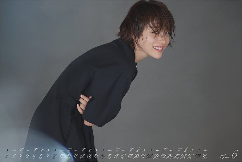 石原さとみ、自然体の魅力&洗練された美しさを凝縮 2年ぶりカレンダーの表紙・中面ビジュアル一部公開