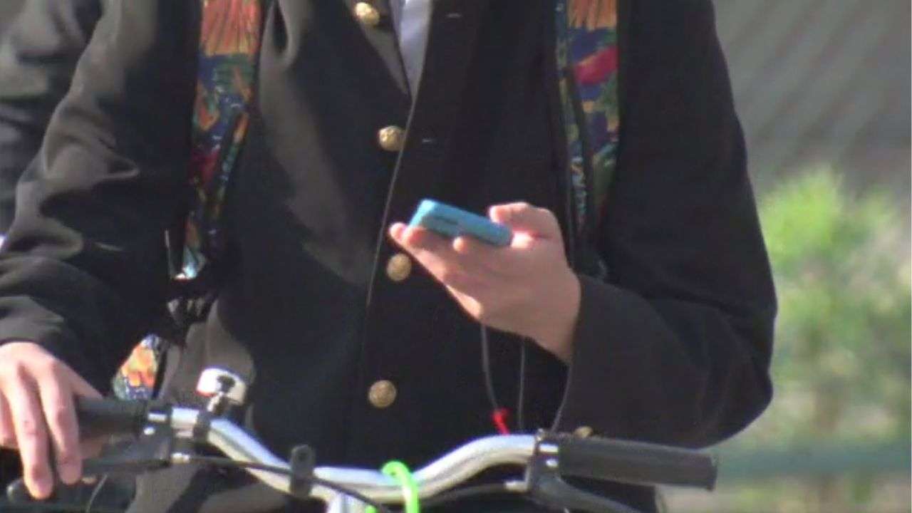 自転車の「注意義務違反」が11月から「犯罪」に　スマホを手に持って運転したら一発アウト！ | 関西のニュース | ニュース | 関西テレビ放送 カンテレ