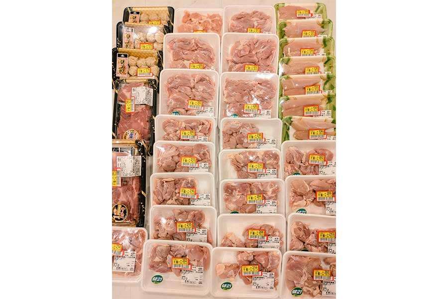 「魔法としか思えない」“半額肉”買い集めた圧巻の光景　7人家族の食費、主婦の節約ぶりに脱帽