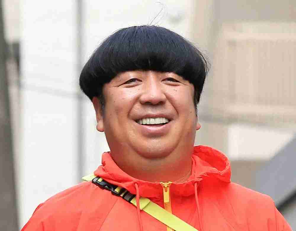 神田愛花 “奇跡の夫婦ツーショット”にフォロワーざわつく「絶対イジってる」「後ろに旦那さん」の声