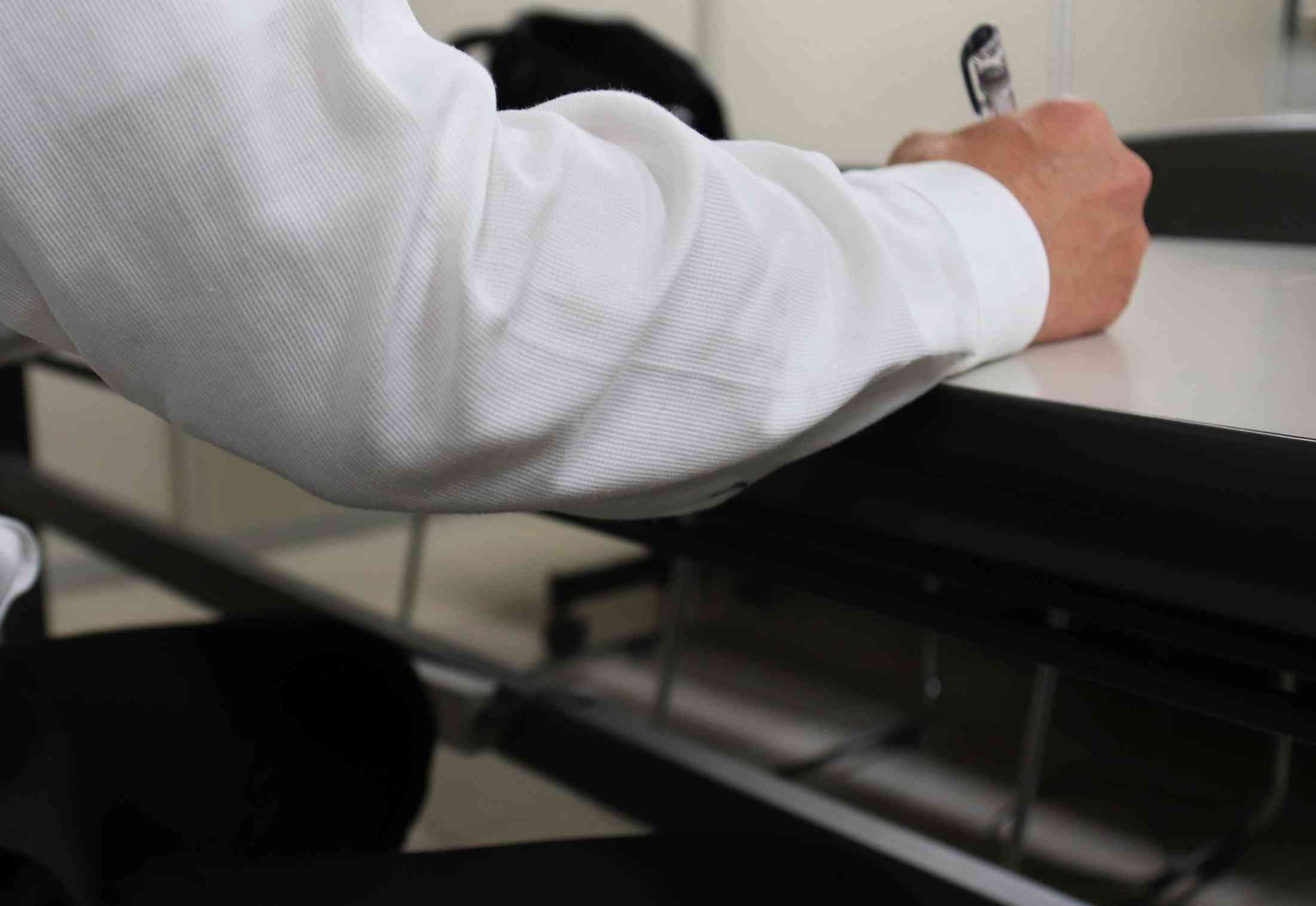「仕事任せる先がない」 50代教頭は日の出前出勤、 1日14時間労働は「過労死ライン超え」 苦しい…でも学校変えるために耐える日々（信濃毎日新聞デジタル） - Yahoo!ニュース