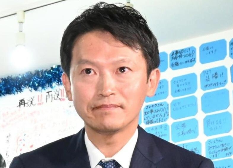 強制終了　斎藤知事問題の百条委が混乱「秘密会」映像が突然ブツッ切れる　副知事証言が消され無音→委員長遮る→虹色画面に　委員長「尋問不可能」と