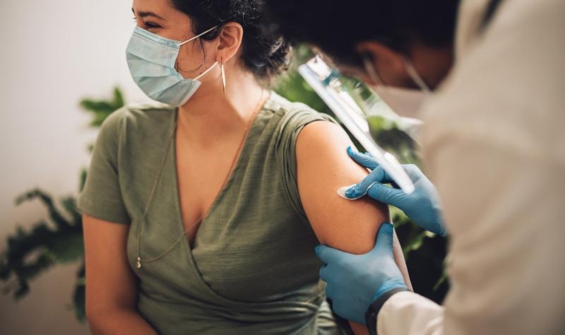 Recent COVID-19 vaccination tied to lower risk of long COVID | CIDRAP
