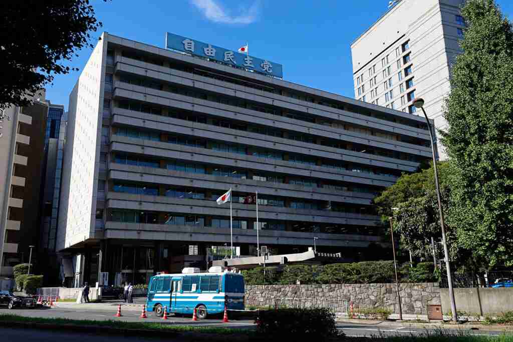 「法治国家が聞いて呆れる」財務省の公用車が起こした国会前の死亡事故が不起訴…批判殺到の背景にあった “詐欺” 陰謀論(SmartFLASH) - Yahoo!ニュース