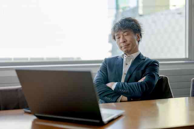 年収500万円で「静かな退職」実践中の30代男性 残業代なく「金を出さないなら仕事ではない」 | キャリコネニュース
