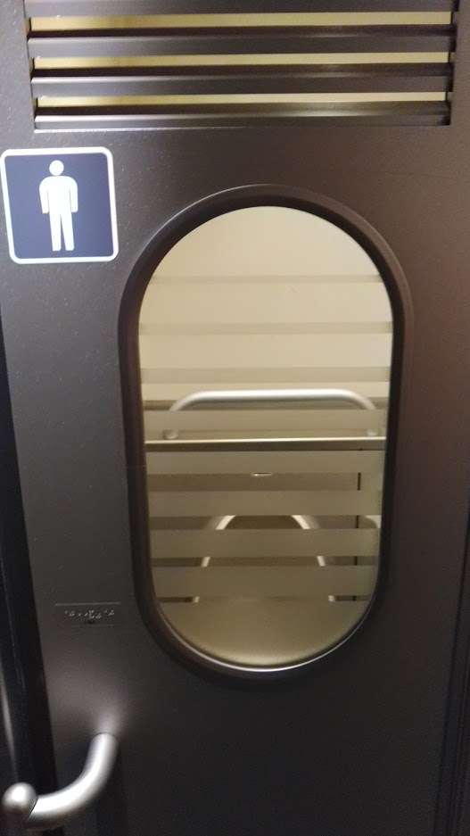 新幹線の男性専用トイレに「カギついてない」高橋みなみの説明に女性陣仰天「え~っ?!」 半分透けも「ちょっと気持ち悪い」