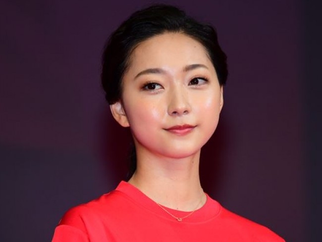 現役メジャーリーガー美人妻、夫婦で“観劇デート”し感動　前日足の指の爪剥がすもルンルンで歩いて帰路（クランクイン！） - Yahoo!ニュース