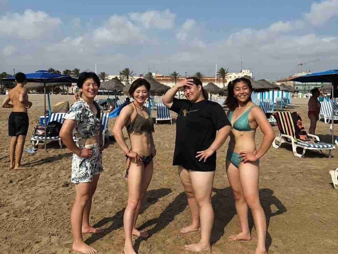 角田夏実の水着姿に「腹筋、ヤバっ！」 スタイル半端ないと称賛のコメント殺到