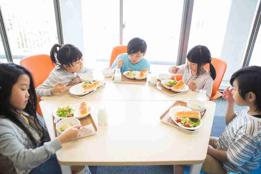 【給食費の無償化】無償化を実施している地域はどこ？ | 子育て | ファイナンシャルフィールド