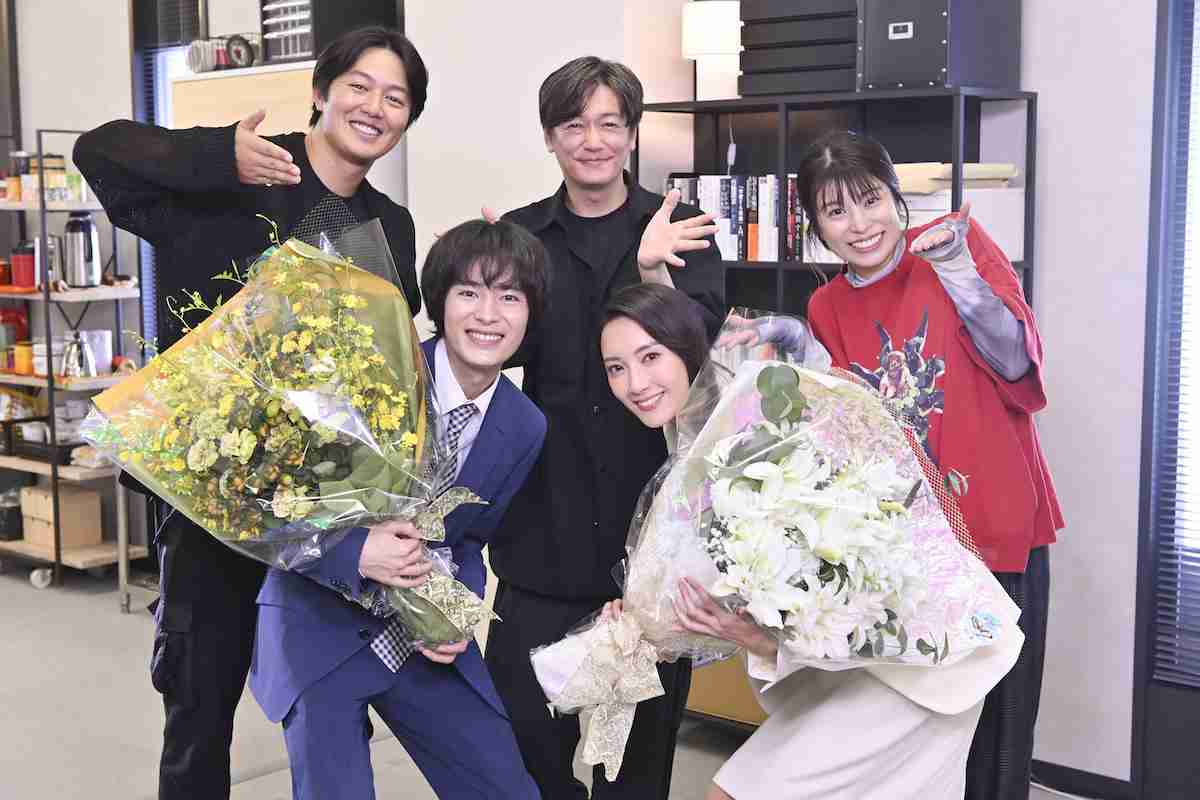 『無能の鷹』菜々緒がクランクアップで大号泣　塩野瑛久も「こんなに泣いたのは初めて」（リアルサウンド） - Yahoo!ニュース