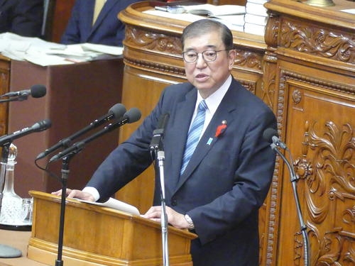 石破内閣支持率32％　自公連立政権望まない53％　政界再編による新たな枠組み望む31.５％ - 社会 : 日刊スポーツ