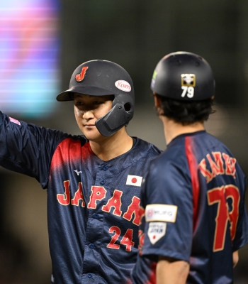 《侍ジャパン》「(岸田監督は)肌がきれいで、スベスベ」丸刈り事件に”セルフ降格”…球界の愛されキャラ・紅林弘太郎「天然すぎる珍行動」（現代ビジネス） - Yahoo!ニュース