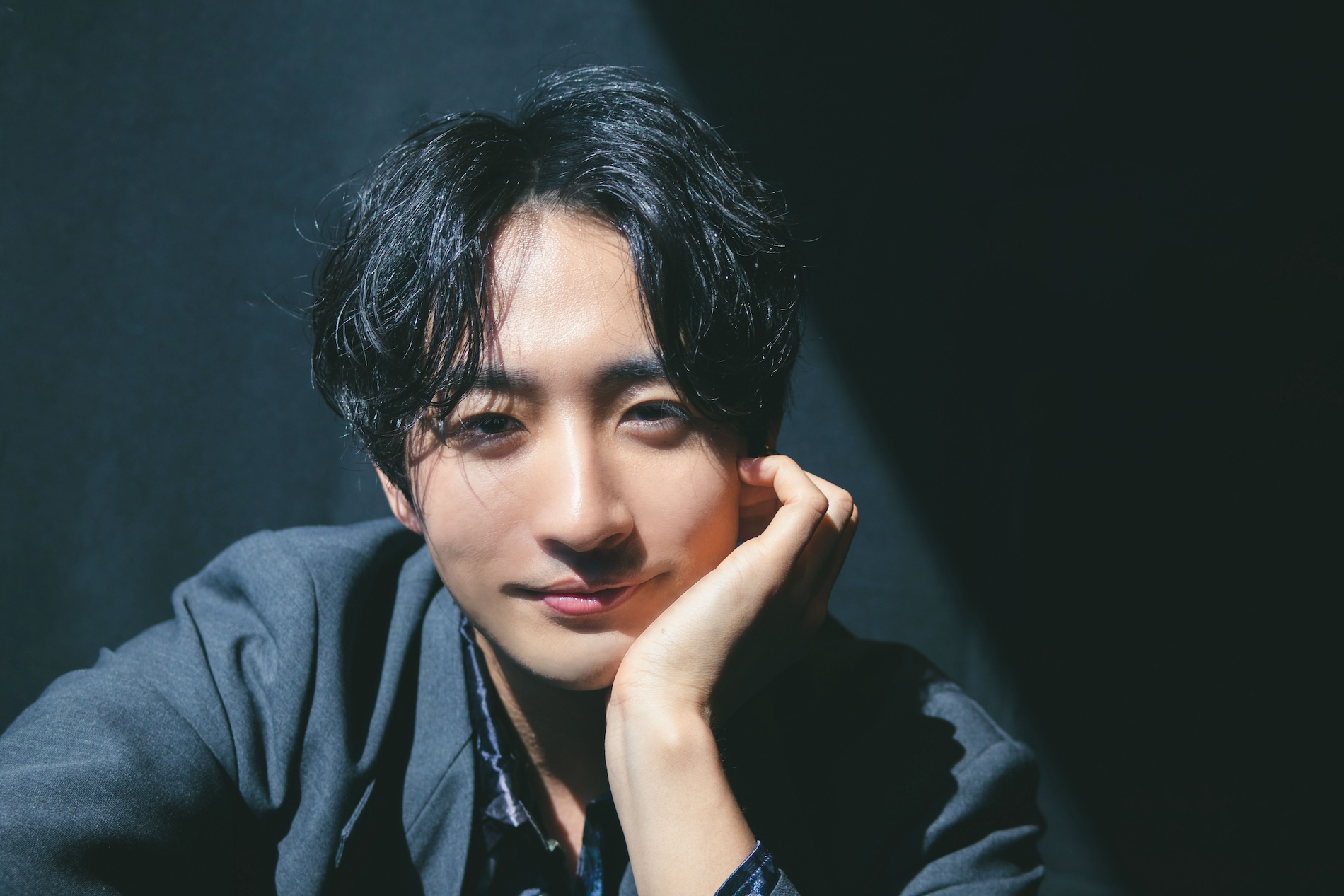 古屋呂敏が持つ“俳優・モデル・フォトグラファー”の顔　「カメラが自分の好みを濾過して導いてくれる」｜Real Sound｜リアルサウンド テック