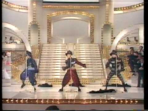 全日本紅歌星大賽 化裝舞會