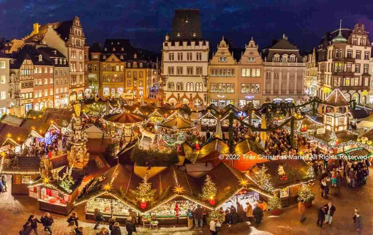 クリスマスマーケットに１人で行ったら変ですか？