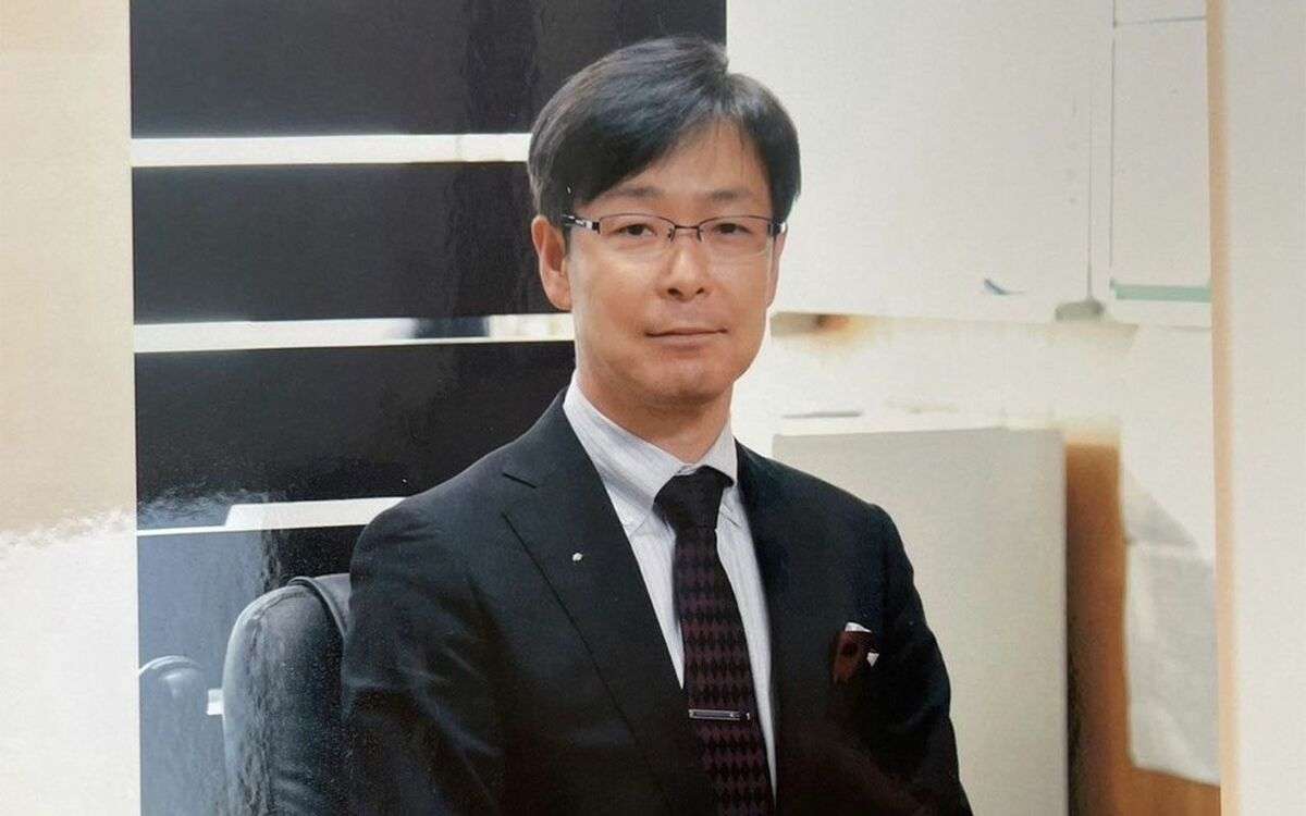 女子トイレをうろうろ、教え子と‟不倫”再婚、マッサージで性的暴行…練馬わいせつ校長(55)「近すぎた女子生徒とのキョリ」《準強姦致傷容疑で再逮捕》 | 文春オンライン