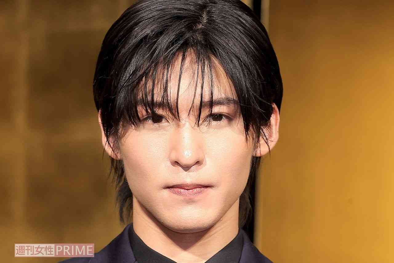目黒蓮「これはやりすぎ」『それスノ』ロケ先で“使用済1000円札”展示がネットで物議も、店主が明かした心温まる真相 | 週刊女性PRIME
