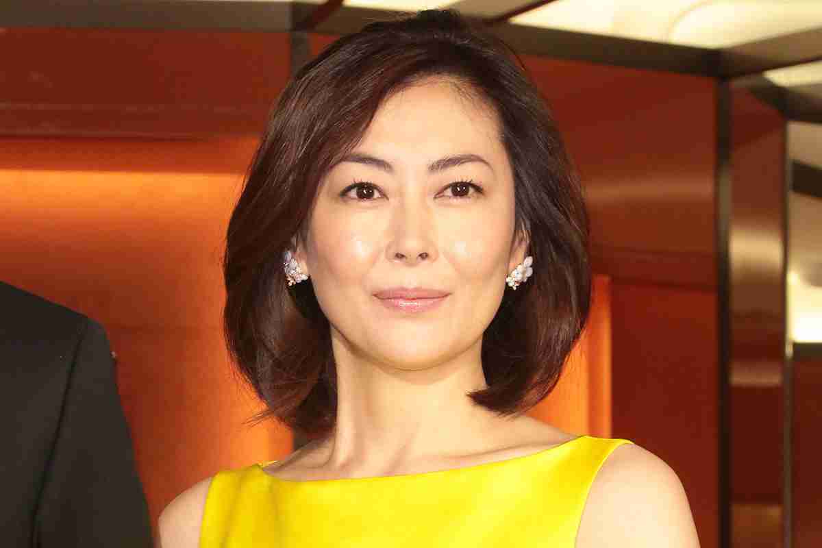 【入浴中の不慮の事故、沈黙守るワイルド恋人】中山美穂さん、最後の交際相手は「9歳年下」「大好きな音楽活動でわかりあえる」一緒に立つはずだったビルボード｜NEWSポストセブン