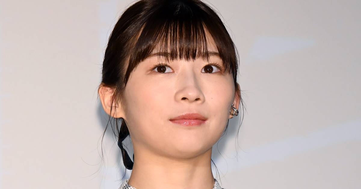 伊藤沙莉　朝ドラ後も続いていた18歳年上演出家との順調交際…腕組みデート、すでに同居も | 女性自身