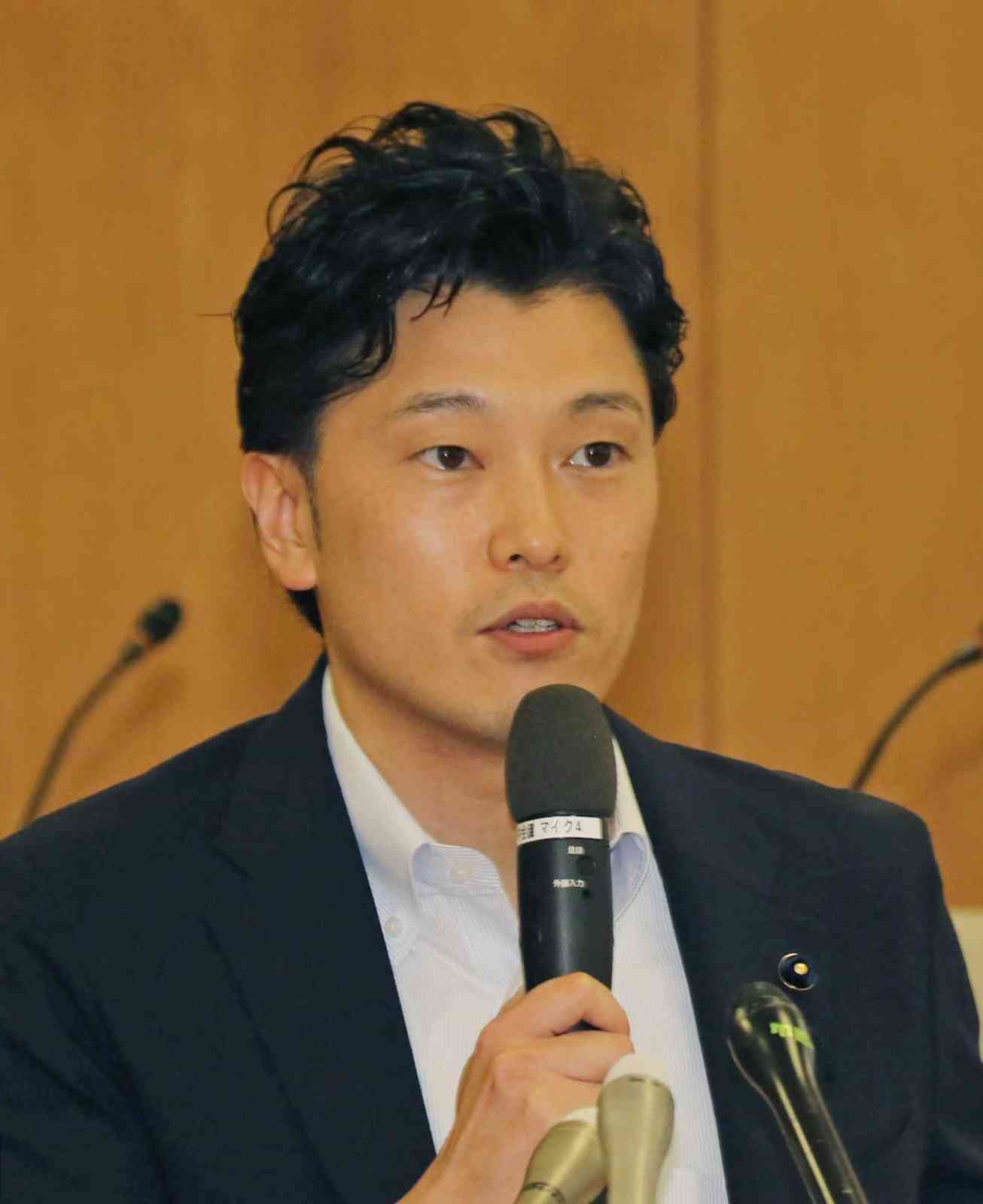 奥谷氏が立花氏を刑事告訴　兵庫県議会百条委委員長　SNSなどで虚偽内容を投稿、事務所前の街宣には被害届提出（神戸新聞NEXT） - Yahoo!ニュース