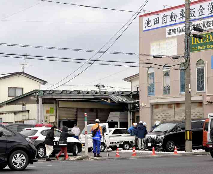 秋田市でまたクマが建物内に…自動車修理工場に逃げ込み、箱わなで捕獲作戦