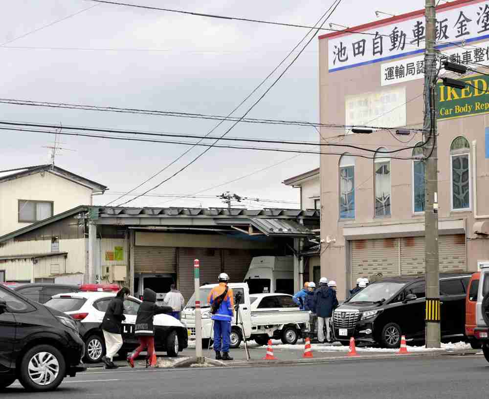 秋田市でまたクマが建物内に…自動車修理工場に逃げ込み、箱わなで捕獲作戦 : 読売新聞