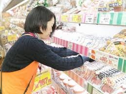 品出しとレジってどっちの方が楽ですか？