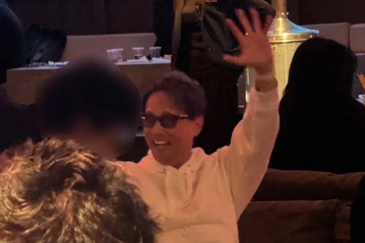 「毎年フェラーリ買えんじゃん！」友人も驚く“貯金100億円説”の中居正広（52）　“違約金貧乏”になる可能性は《弁護士がケース解説》（NEWSポストセブン） - Yahoo!ニュース