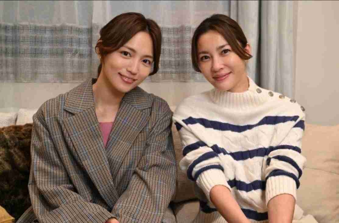 瀬戸朝香、ミニスカで美脚あらわ!“夜のお出掛け”コーデに「スタイル良すぎっ」「オシャレ」