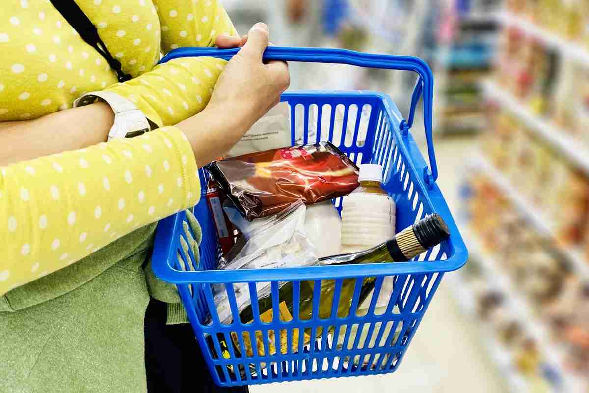 「なんでこんな所に？」スーパーで一度手に取った商品を元の場所に戻さない行為への不満が続々 溶けたアイスを見た店員は「店への損害を考えれば万引きと変わらない」と嘆き | マネーポストWEB