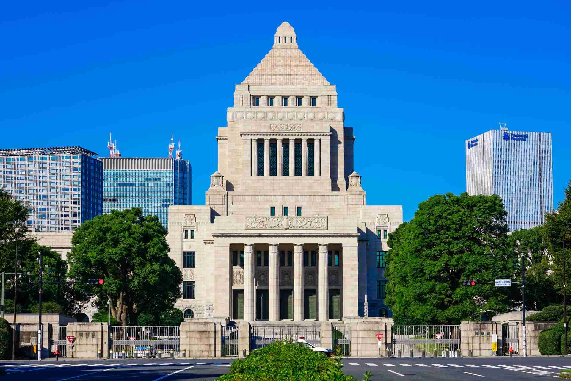 政治団体の設立で相続税と贈与税を節税できる？｜年間5,000万円までの寄附が非課税