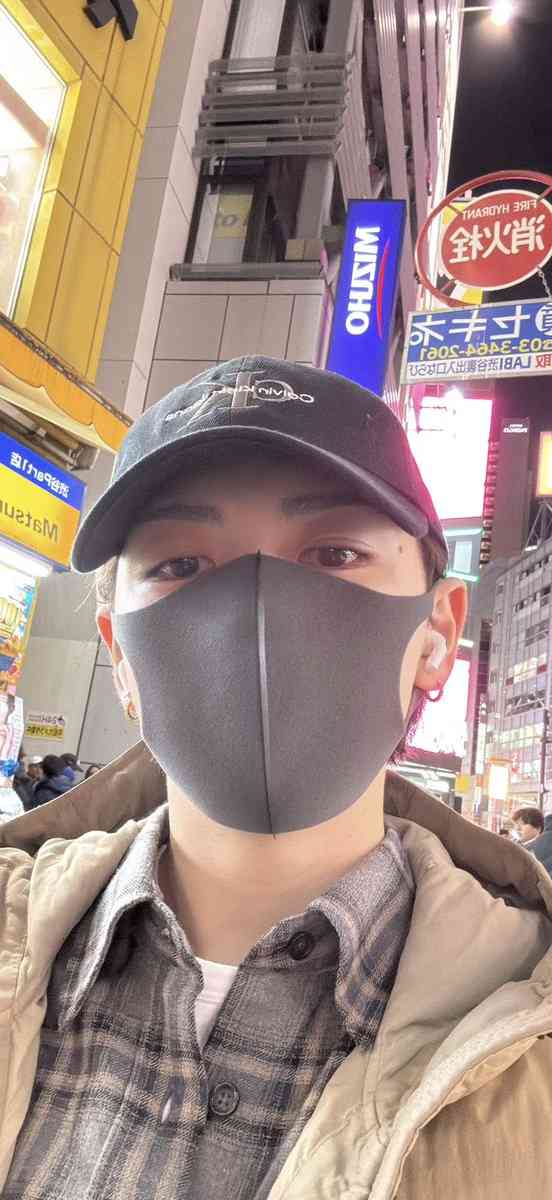岩橋玄樹「渋谷散歩してたら元気でた」自撮り公開＆背景に注目集まる「絆は永遠」「メンバー想い」の声