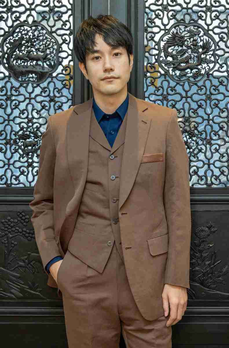 松山ケンイチ、13年ぶりにスーツを仕立てる「イケメンだった事を思い出しました」「素敵すぎて痺れました」 