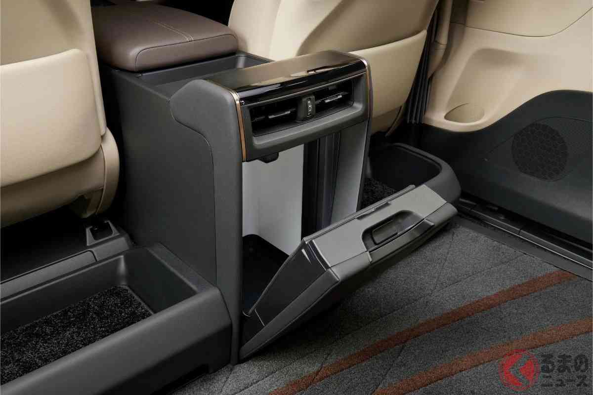 1480万円！ トヨタが「“4人乗り”アルファード」発売！ 後席2座の豪華車内がスゴい！ 超高級ミニバン「スペーシャスラウンジ」とは？