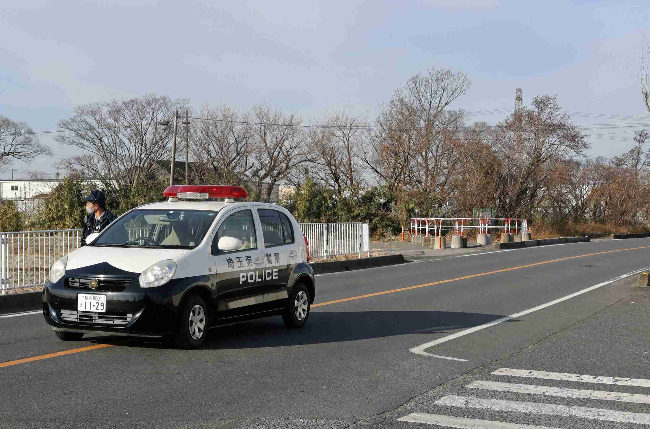 越谷の路上に血だらけの男性　3人搬送、外国人のトラブルか