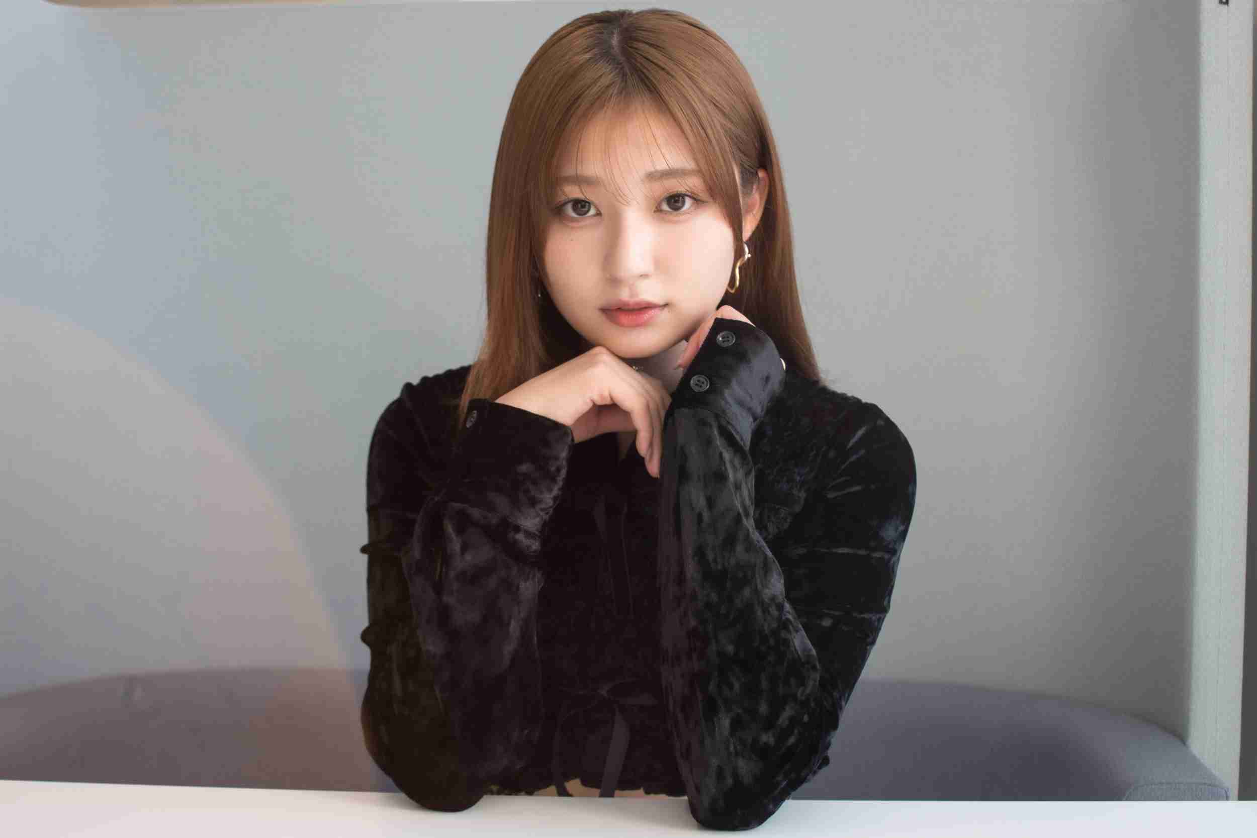 吉川愛　“推し活”で全身パープルに！ファン称賛の声「オタ活尊い」「ビジュ爆発」「フル装備すぎる」