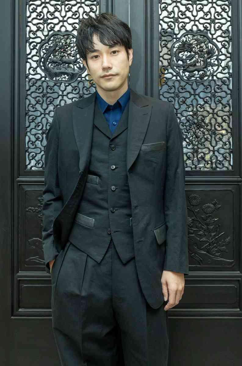 松山ケンイチ、13年ぶりにスーツを仕立てる「イケメンだった事を思い出しました」「素敵すぎて痺れました」 