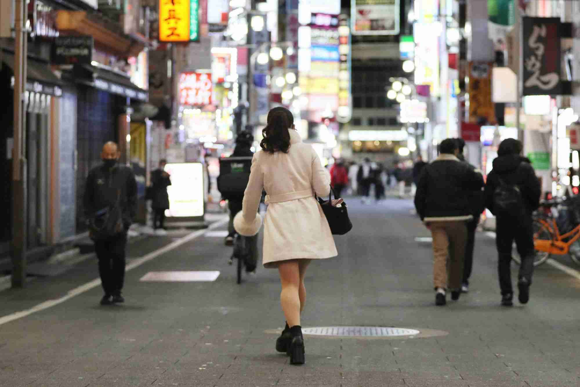 普通の子が“ホス狂い”になるまで。恐るべき「ホストの営業力」を解く
