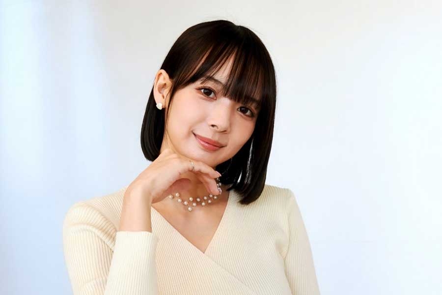 プロ雀士・岡田紗佳、中国人母と共演　ファンからは驚きの声「美人母娘」「女優さんだと」 | ENCOUNT